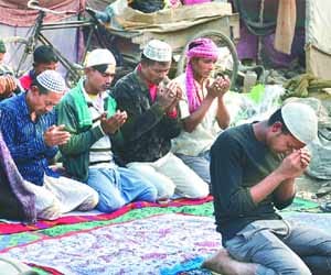 sp workers pressurised converted people for namaz.