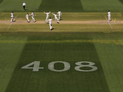 bad Decisions by umpire in Adelaide test.
