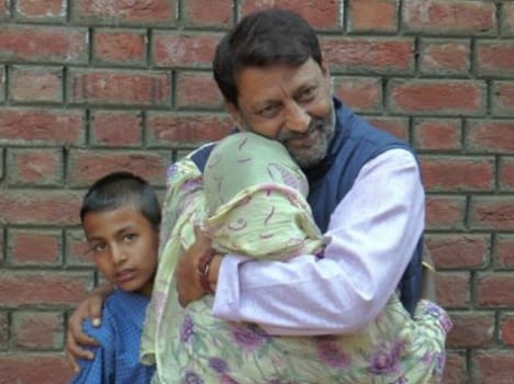 news story on kashmiri youth