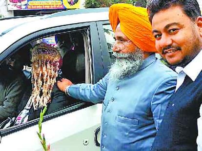 ex minister inderjeet jeera arrest due to marriage style protest