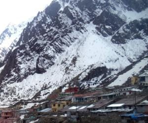 The first snowfall of the season extended cold