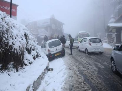 rainfall in shimla, snowfall at rohtang.