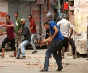 stone pelting on jammu municipal corporation worker