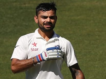 did kohli hit a knife to dhawan.
