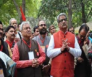 Up Bjp members want to go delhi darbar.