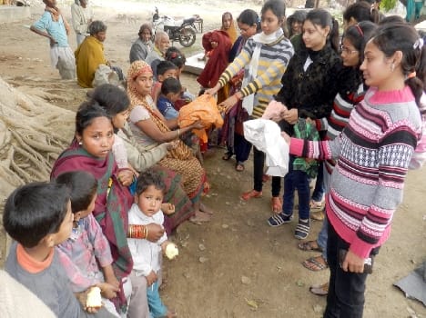 cloths distribute