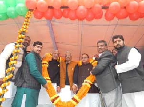 Central government misguide the people