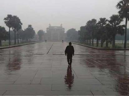Winters hit North India with Snowfall and Rains; Many died in Uttar Pradesh