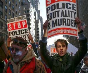 people on roads against us police