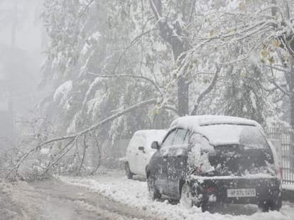 heavy snowfall in himachal, alert.