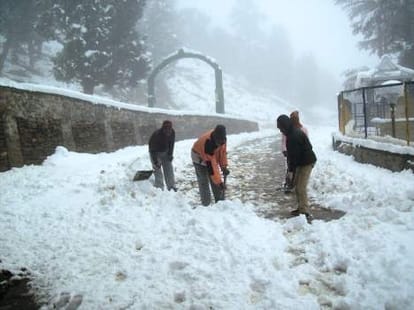 snowfall in garhwal.