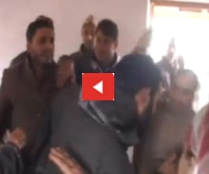BJP's Hina Bhat slaps polling staff in Jammu and Kashmir - Fourth Stage Polling in Jammu Kashmir