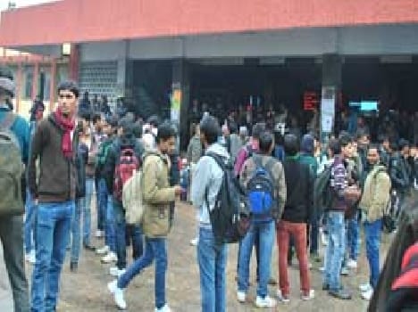 Mirzapur railway station after police recruitment exam candidate stand out .