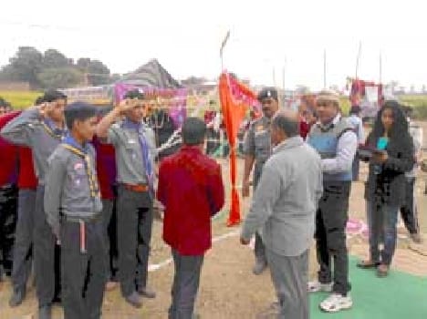 schout and guide camp over