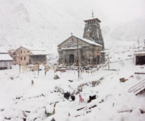 heavy snowfall in uttarakhand