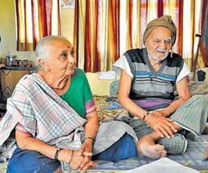 couple who donated 180 crore ad charity