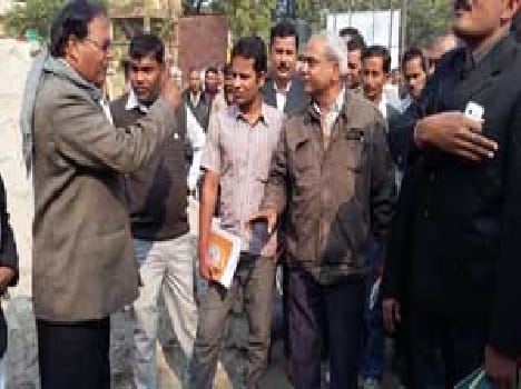Lawyers tehsil stopped construction of the building