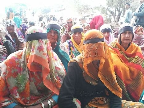 Protest of women related to gokul bairaj in mathura
