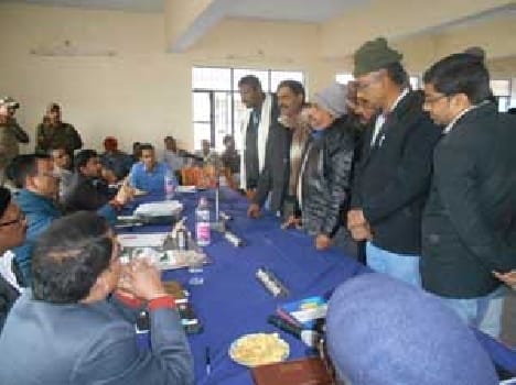 Complainant handed over to the police