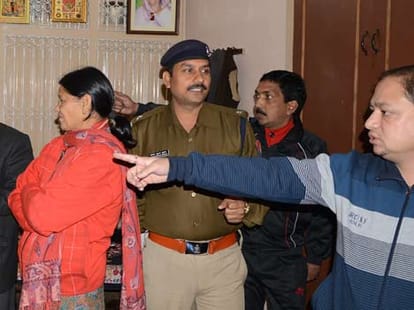 1.10 crores loot in jewellers home in bareilly