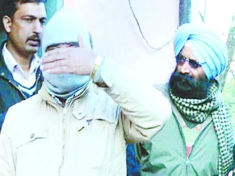 patwari arrested red handed with Bribe at solan.