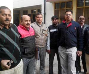frauds arrests in bank po exam