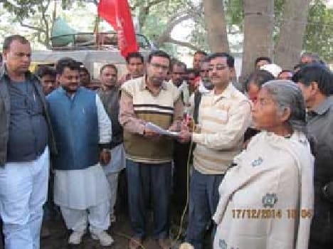 CPI activists have demonstrated Dharna-