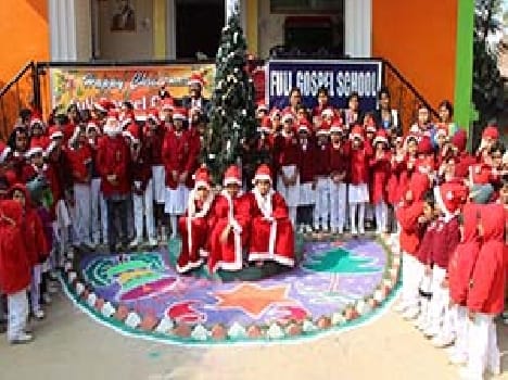 Children are preparing for Christmas