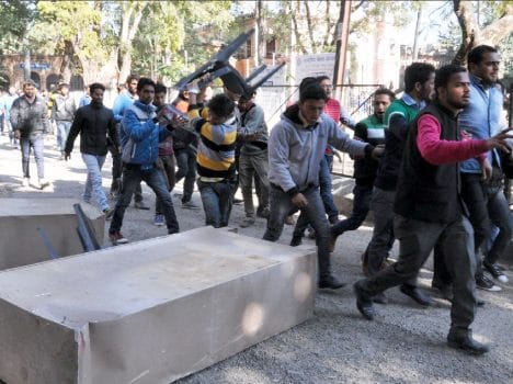 student leader fight in dav pg college.
