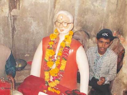 worship of narendra modi.