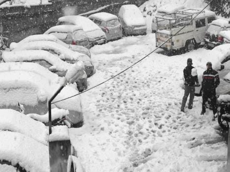 heavy snowfall alert in himachal.