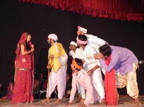 Bidesiya is live on stage