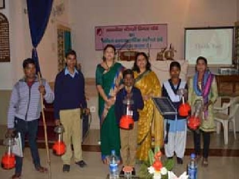 Solar lanterns into students
