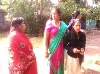 Mother abandoned Newborn baby girl in dumpster to be eaten by ants in Bhopal