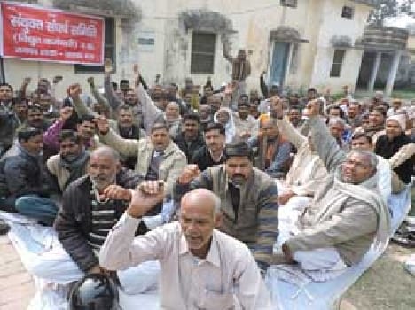 for demands electrical workers protest 