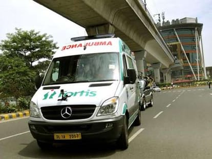 Pragnent Lady Delivered Son on Rehri on Road