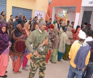 Several injured in jammu kashmir election violence