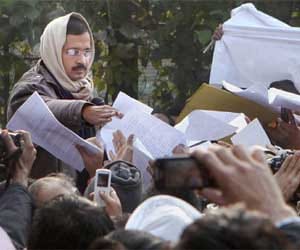 'AAP' again attacked Modi Minister and Manish Tewari.