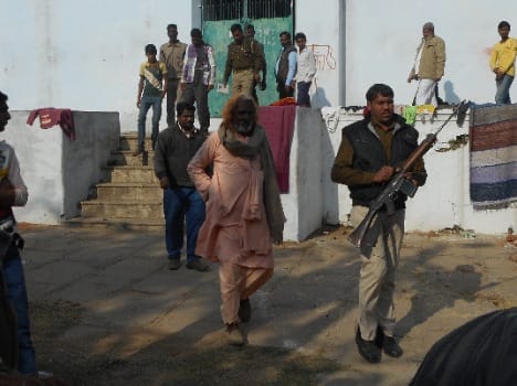 The sexual abuse of a priest to lady, chewing Factory in temple