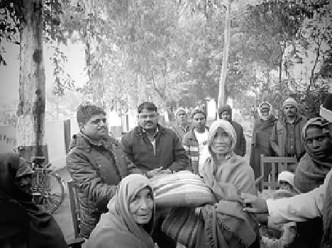 Free sweaters and blankets to find faces bloom