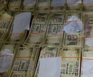 Missing 2 crore rupees of HDFC Bank found buried in ground
