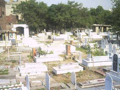 Peshawar gravedigger broke his rule and wept 