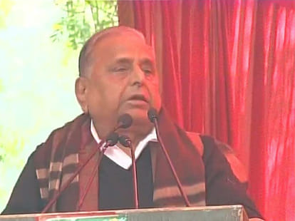Regrouped Janta Parivar Maha Dharna on Jantar Mantar; Lalu Mulayam Lashed Modi