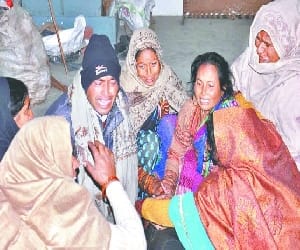 Horrible Death of Man, thrown by neighbours from Roof
