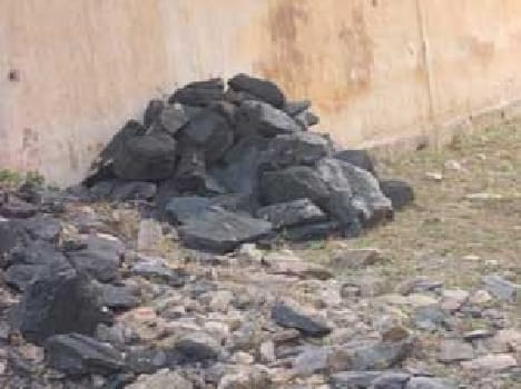 Several tons of coal train had stopped off