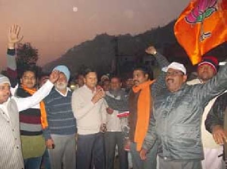 BJP workers win Jhume