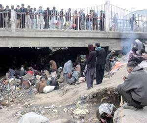 there is a lot of smokers in kabul