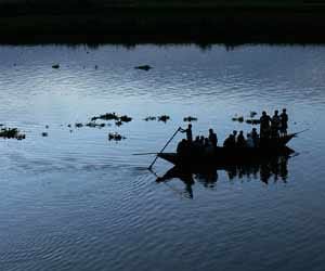 boat drowned in mirzapur.