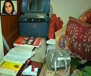 Theft in aap mla vandana kumaris house, partys donation money also stolen.