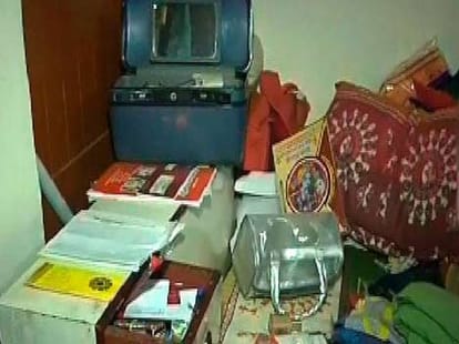 Theft in aap mla vandana kumaris house, partys donation money also stolen.